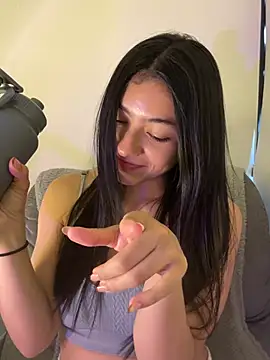 Liissa cute  online show from April 8, 6:30 pm