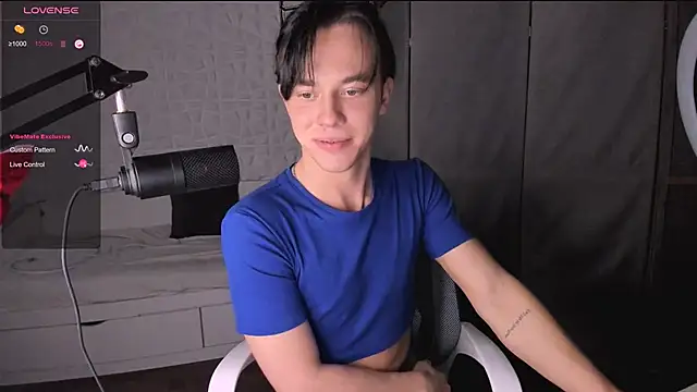 Snapshot of Jerry_Bomb chatting on December 3, 5:00 pm Jerry Bomb online show from December 3, 5:00 pm