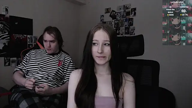 Snapshot of camcoupbang chatting on February 24, 4:49 am camcoupbang online show from February 24, 4:49 am