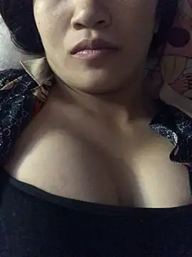 Snapshot of xotm chatting on December 17, 2:33 am xotm online show from December 17, 2:33 am