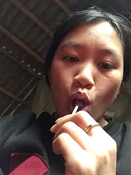 Snapshot of xotm chatting on February 6, 7:24 am xotm online show from February 6, 7:24 am