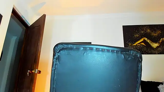 KimberlyBanks2 online show from November 20, 10:15 am