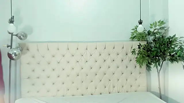 Snapshot of Briyit_Doll chatting on December 24, 4:51 pm Briyit Doll online show from December 24, 4:51 pm