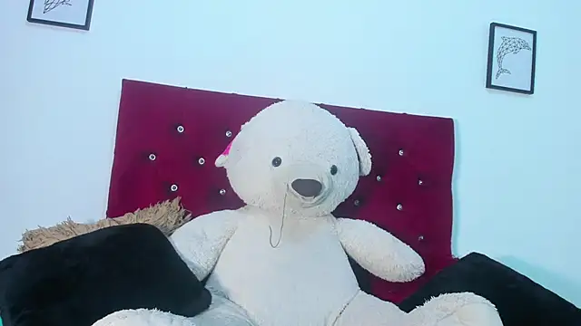 Snapshot of Briyit_Doll chatting on September 25, 8:45 pm Briyit Doll online show from September 25, 8:45 pm
