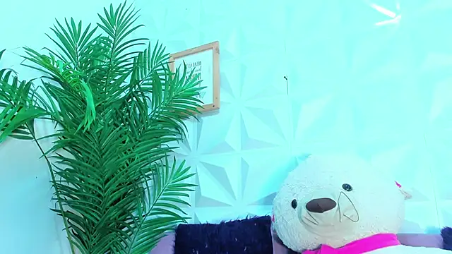 Snapshot of Briyit_Doll chatting on October 1, 9:32 pm Briyit Doll online show from October 1, 9:32 pm