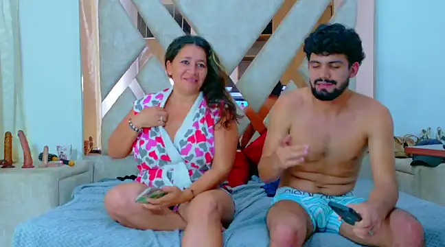 LeidyJones online show from March 15, 10:00 pm