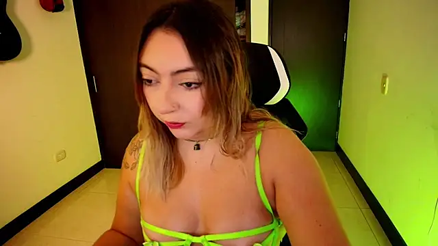 miaawild online show from December 5, 2:47 pm