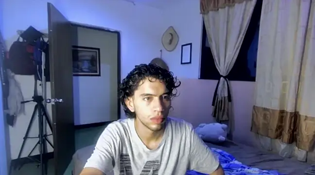 Snapshot of sweet_tippot chatting on March 15, 3:18 am sweet tippot online show from March 15, 3:18 am