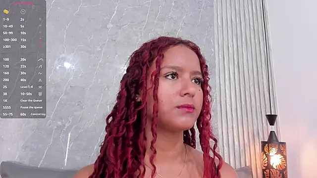 Snapshot of Sophiee_Velvet chatting on January 11, 11:23 am Sophiee Velvet online show from January 11, 11:23 am