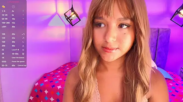 Snapshot of Sophiee_Velvet chatting on September 16, 1:45 pm Sophiee Velvet online show from September 16, 1:45 pm