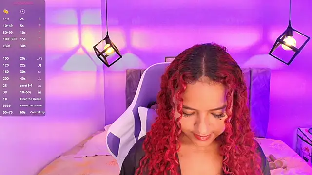 Snapshot of Sophiee_Velvet chatting on September 19, 12:50 pm Sophiee Velvet online show from September 19, 12:50 pm