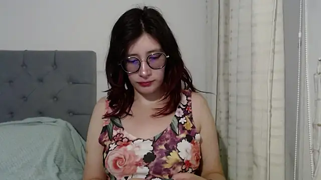 Snapshot of mariana124- chatting on January 22, 8:28 pm mariana124- online show from January 22, 8:28 pm