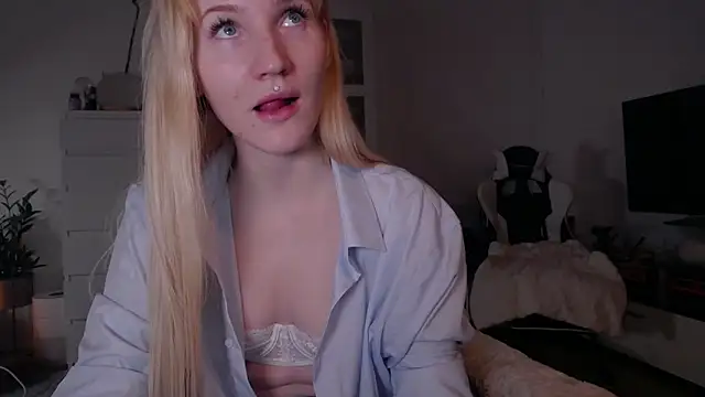 ginger vi online show from February 2, 10:17 pm