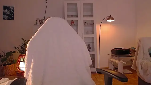 ginger vi online show from March 1, 2:04 am