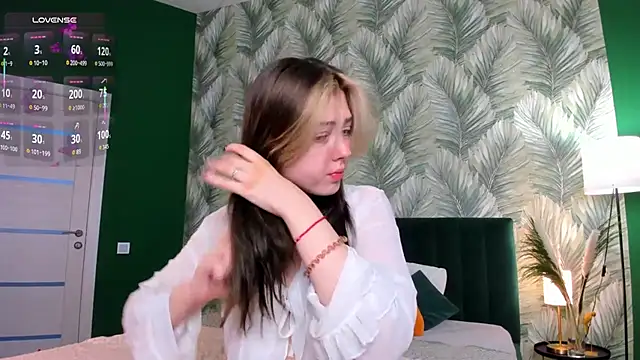 Vanessa Walters online show from October 10, 3:27 am