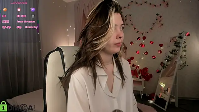 Vanessa Walters online show from March 27, 3:01 am