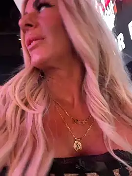 blondiluvsanal online show from March 8, 3:05 pm