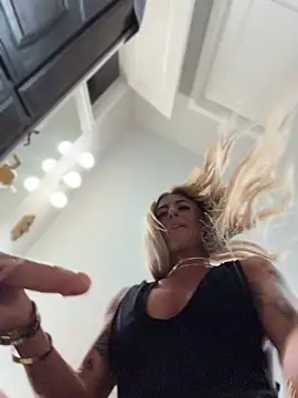 blondiluvsanal online show from April 14, 6:03 pm