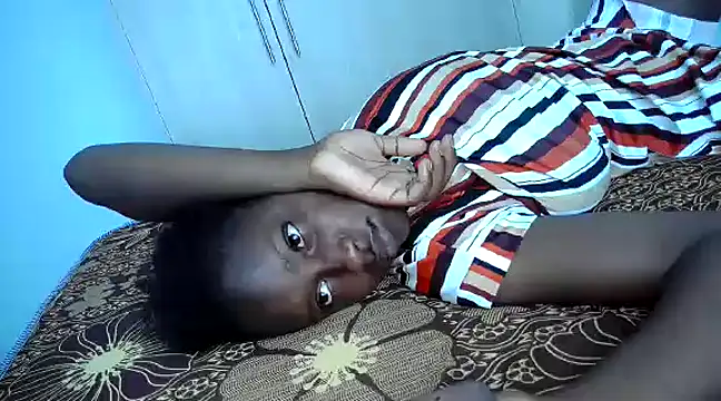 Snapshot of queen-goddess chatting on December 27, 5:42 am queen-goddess online show from December 27, 5:42 am