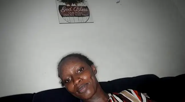 Snapshot of queen-goddess chatting on March 8, 3:35 pm queen-goddess online show from March 8, 3:35 pm