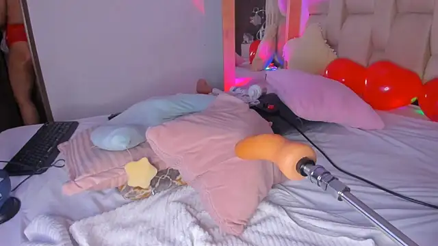 Snapshot of brendaruiz chatting on February 14, 2:02 pm brendaruiz online show from February 14, 2:02 pm