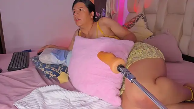 Snapshot of brendaruiz chatting on March 18, 2:26 pm brendaruiz online show from March 18, 2:26 pm