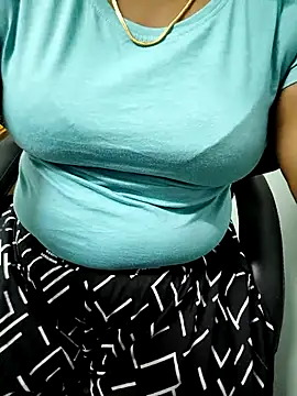 Snapshot of tamil_subha69 chatting on November 30, 6:06 am tamil subha69 online show from November 30, 6:06 am