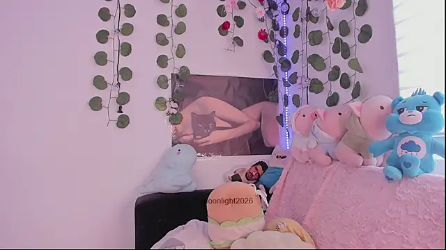 moonliiiight1 online show from April 11, 5:06 pm