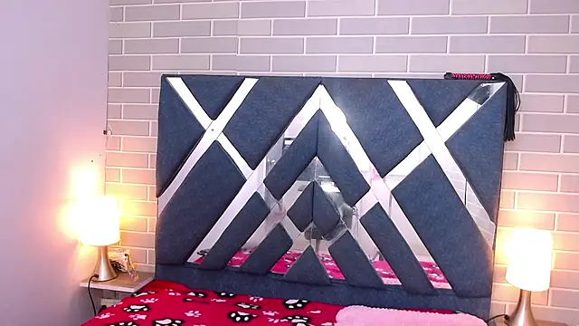 AndreaGil  online show from January 14, 12:45 pm