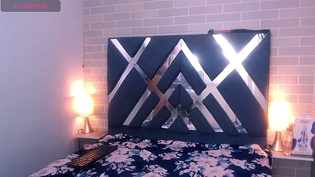 AndreaGil  online show from March 4, 7:32 pm