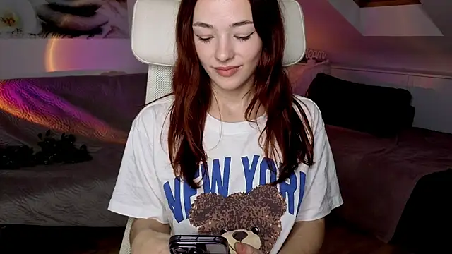 Snapshot of MiaRouge chatting on October 22, 5:08 am MiaRouge online show from October 22, 5:08 am