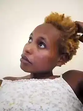 Candykitten online show from February 14, 12:25 pm