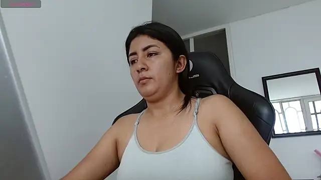 Snapshot of danna_peterson1 chatting on November 27, 8:33 pm danna peterson1 online show from November 27, 8:33 pm