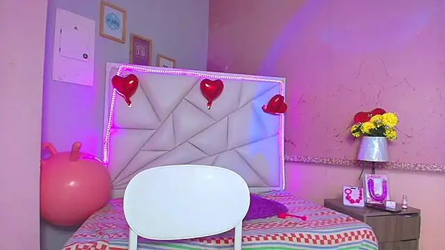 Snapshot of ariadna_dawson7 chatting on March 6, 1:05 am ariadna dawson7 online show from March 6, 1:05 am