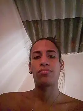 Snapshot of AlexaWarner chatting on November 20, 4:07 pm AlexaWarner online show from November 20, 4:07 pm