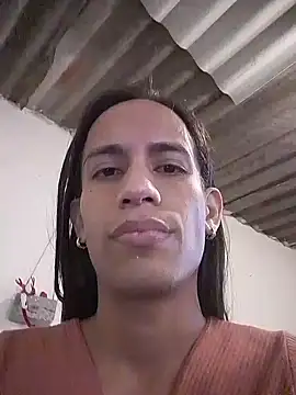 Snapshot of AlexaWarner chatting on December 5, 6:26 pm AlexaWarner online show from December 5, 6:26 pm