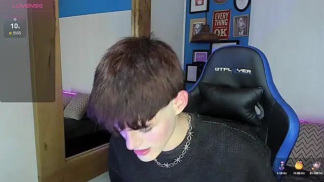 VladHellsing4 online show from March 18, 1:42 pm