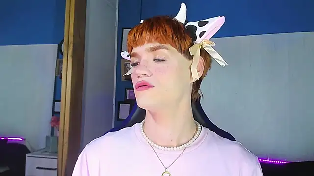 VladHellsing4 online show from September 18, 2:30 pm