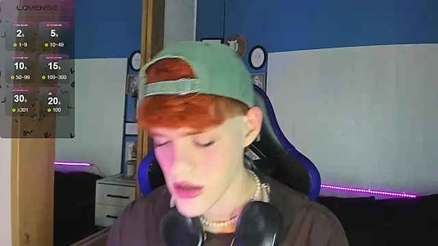 VladHellsing4 online show from October 5, 3:10 pm