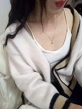 Snapshot of Lovely_kute chatting on February 26, 4:36 am Lovely kute online show from February 26, 4:36 am