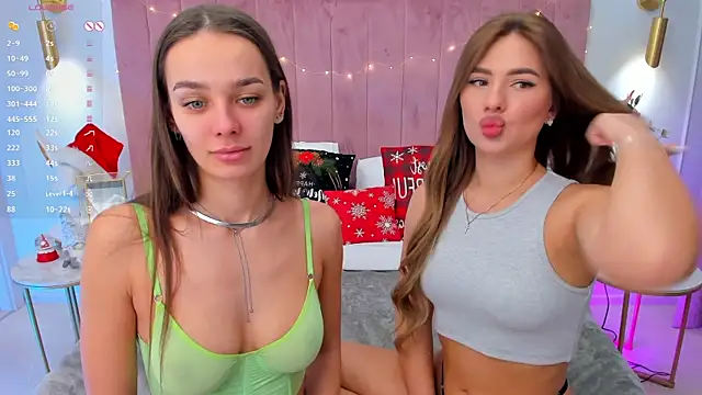 Snapshot of MilaVoxx chatting on December 14, 9:07 am MilaVoxx online show from December 14, 9:07 am