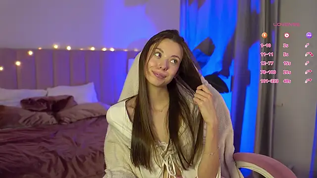 Snapshot of Goldy_Grace_ chatting on September 19, 11:44 am Goldy Grace  online show from September 19, 11:44 am