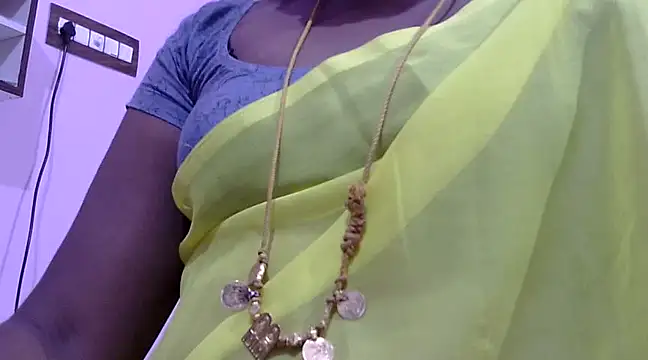 Snapshot of Hot_akshara chatting on February 20, 4:28 am Hot akshara online show from February 20, 4:28 am