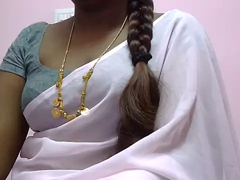 Snapshot of Hot_akshara chatting on November 7, 5:57 pm Hot akshara online show from November 7, 5:57 pm