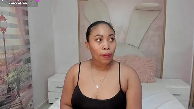 Snapshot of Leah_Sweetie chatting on February 10, 11:15 am Leah Sweetie online show from February 10, 11:15 am