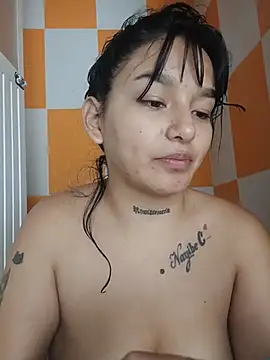 Snapshot of pocahonta89 chatting on December 2, 11:45 pm pocahonta89 online show from December 2, 11:45 pm