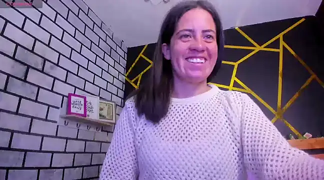 Snapshot of kathina_giraldo chatting on December 3, 12:38 pm kathina giraldo online show from December 3, 12:38 pm