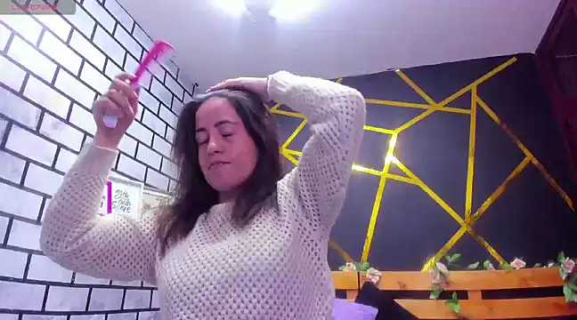 Snapshot of kathina_giraldo chatting on December 6, 12:38 pm kathina giraldo online show from December 6, 12:38 pm