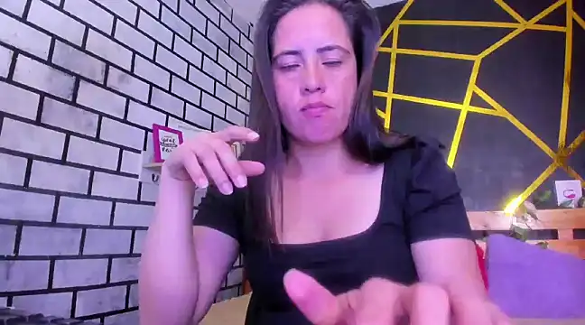Snapshot of kathina_giraldo chatting on December 13, 4:16 pm kathina giraldo online show from December 13, 4:16 pm