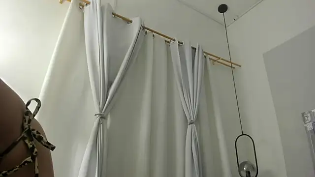 Snapshot of Gabriela_Lopez1 chatting on December 16, 1:53 am Gabriela Lopez1 online show from December 16, 1:53 am